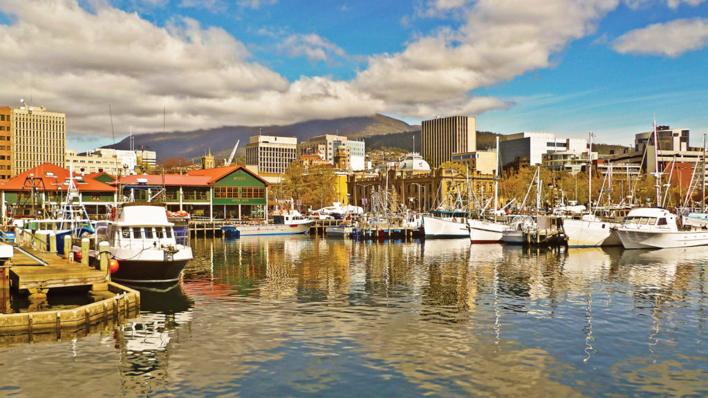 Hobart waterfront and kunanyi / Mt Wellington. Image Credit: Tourism Tasmania & Tony Crehan