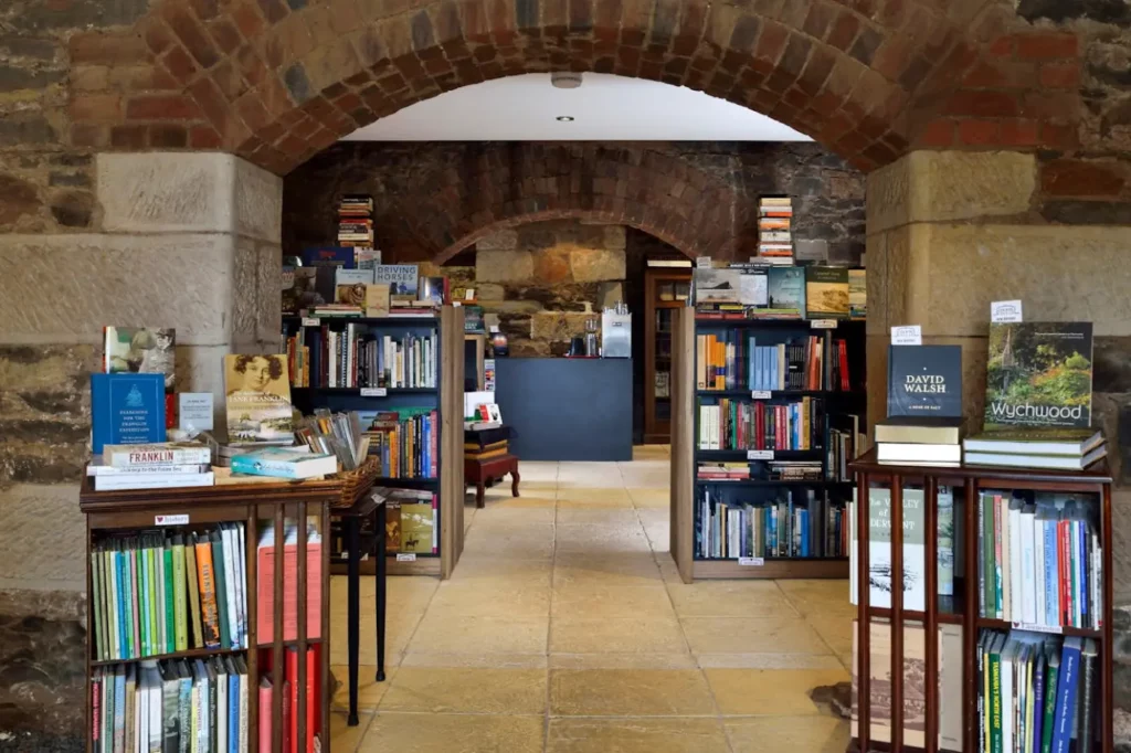 The Book Cellar, Campbell Town 📷 The Book Cellar